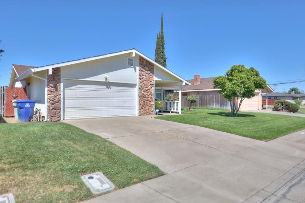 465 Center St, Atwater, CA 95301