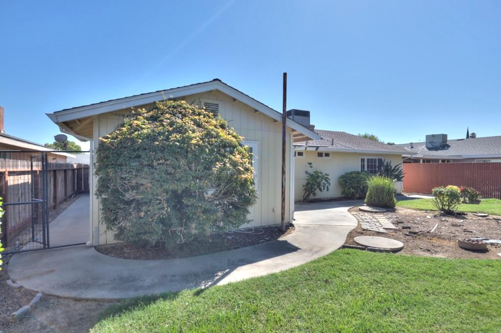 465 Center St, Atwater, CA 95301