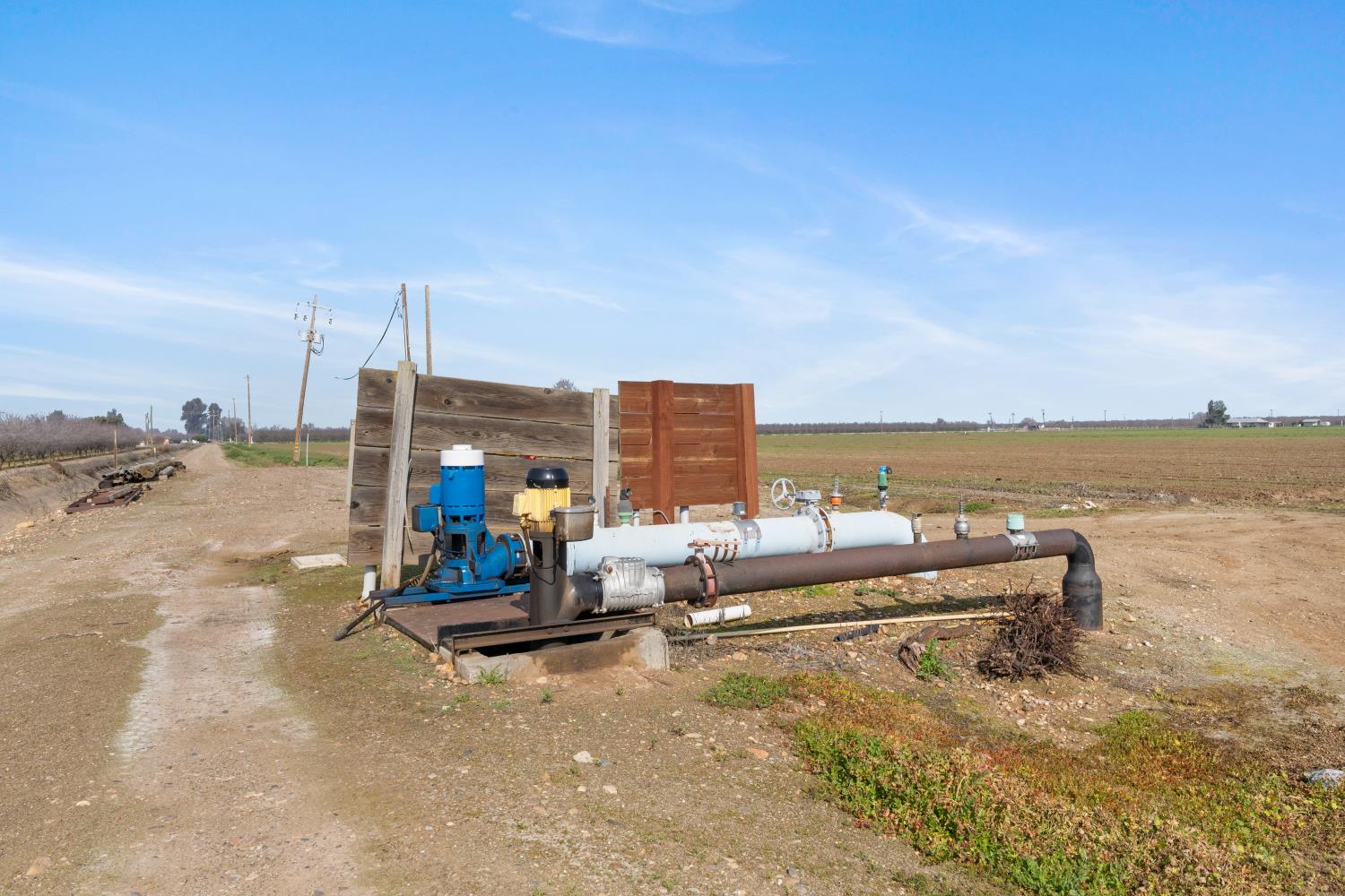 14075 Le Grand Rd, Le Grand, CA 95333