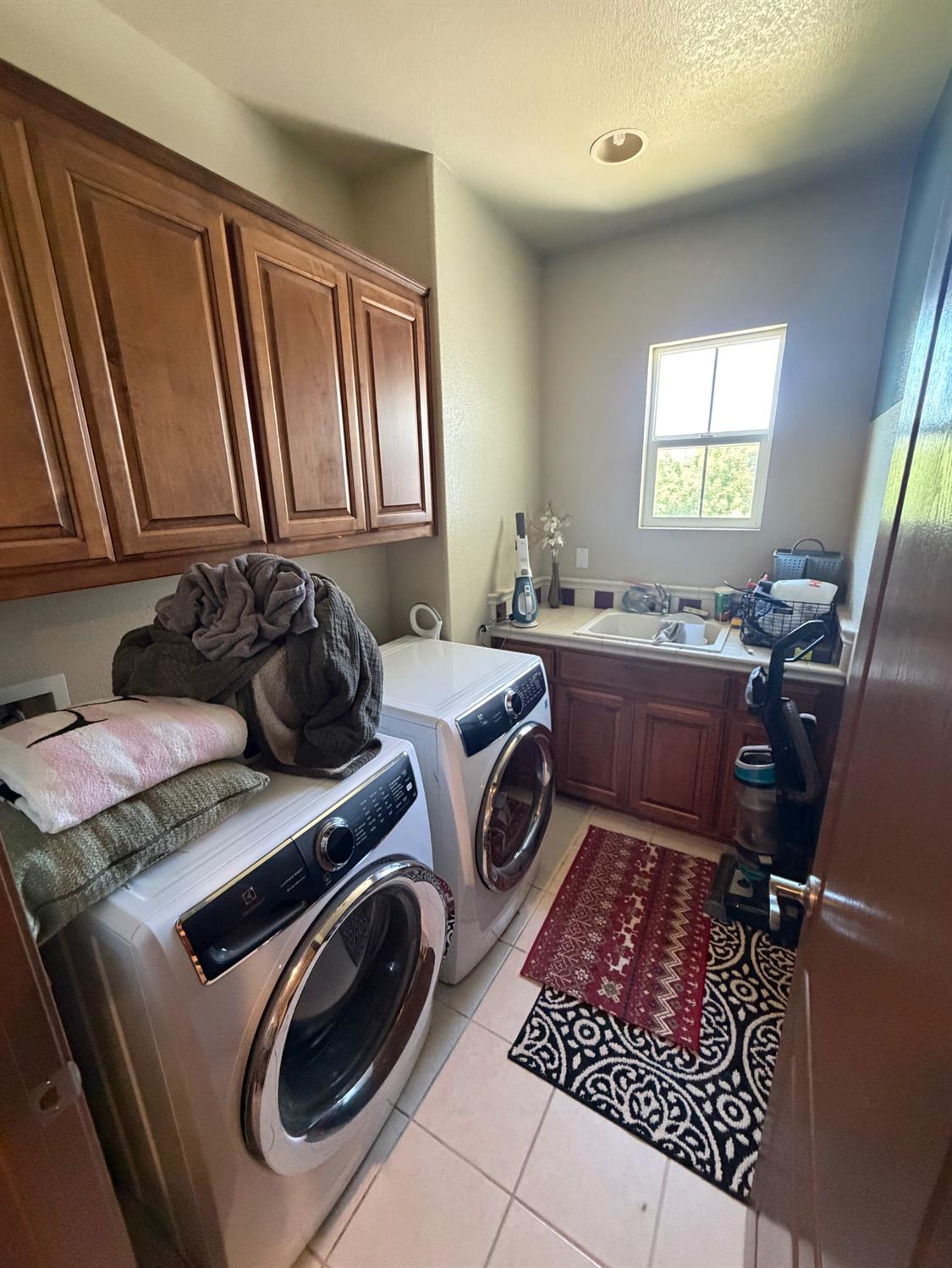 2383 Gregor St, Oakdale, CA 95361