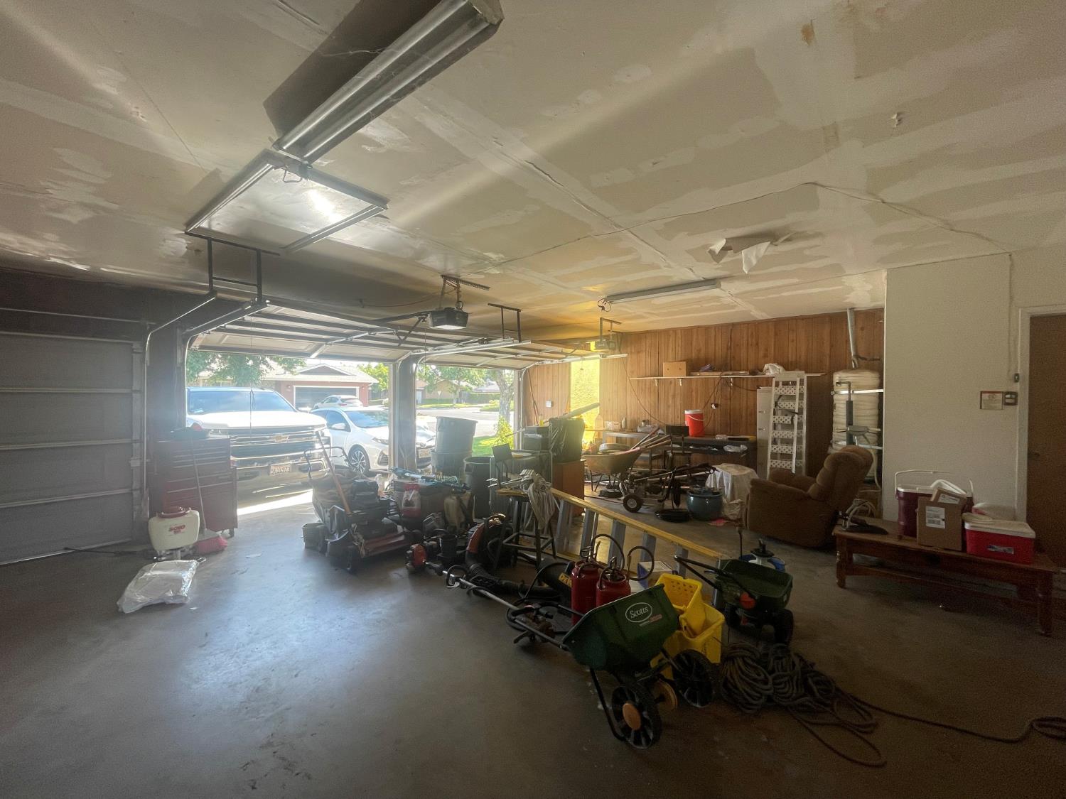 2901 Hagen Way, Modesto, CA 95355