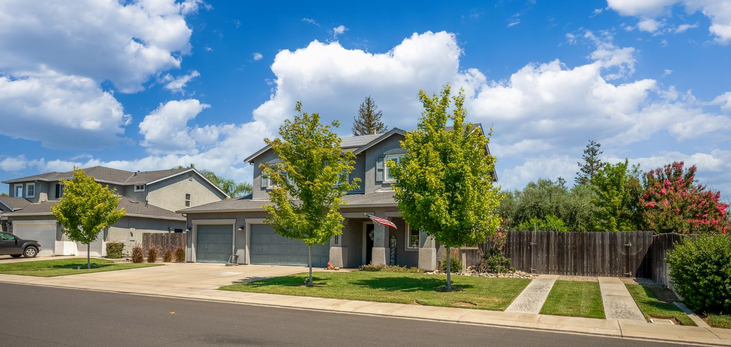 7005 Prelude Ln, Hughson, CA 95326
