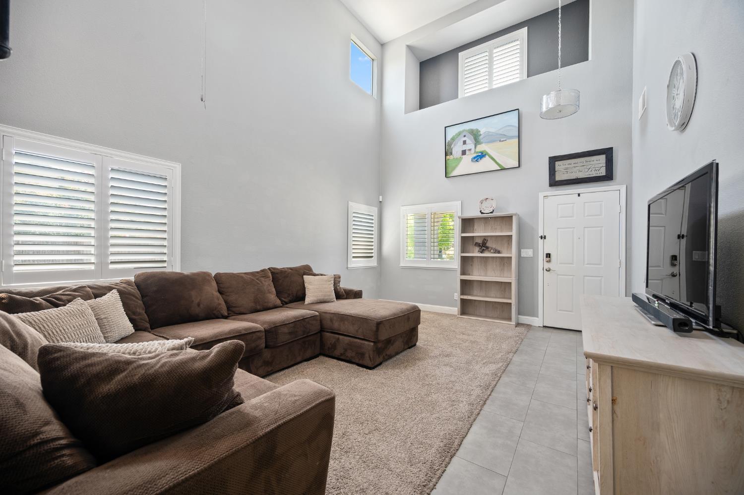 7005 Prelude Ln, Hughson, CA 95326