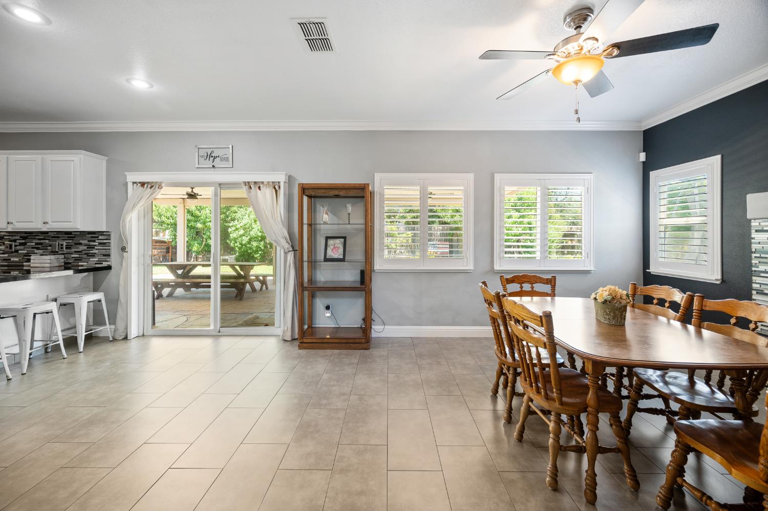7005 Prelude Ln, Hughson, CA 95326