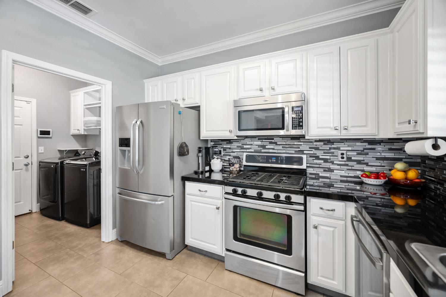7005 Prelude Ln, Hughson, CA 95326