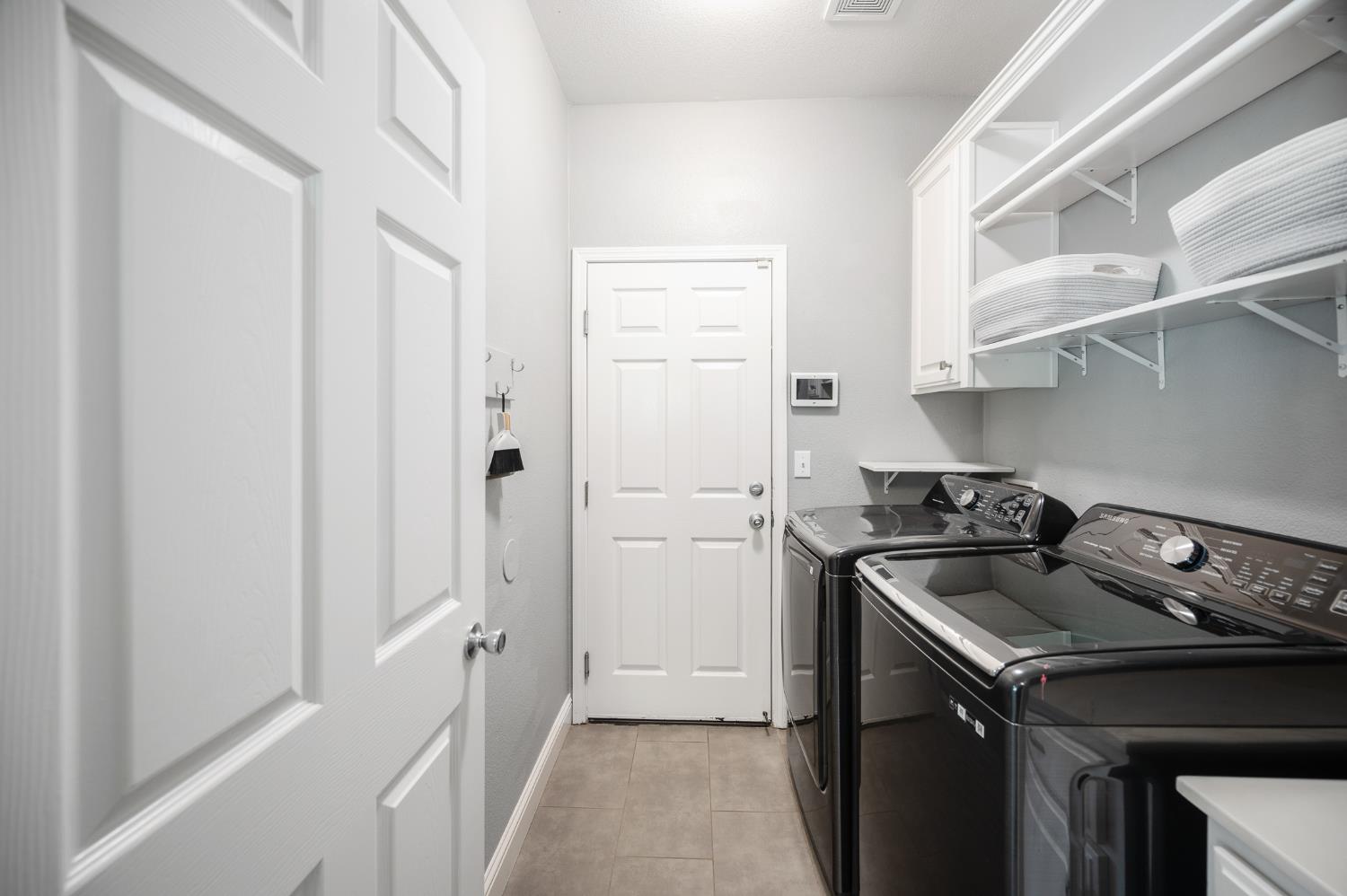 7005 Prelude Ln, Hughson, CA 95326