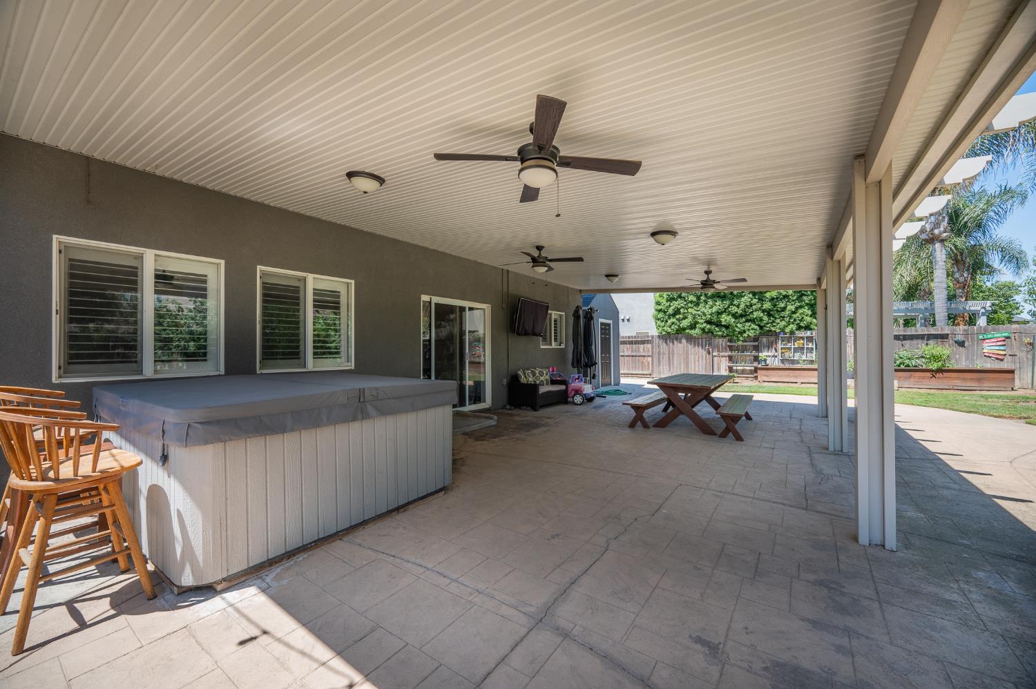 7005 Prelude Ln, Hughson, CA 95326