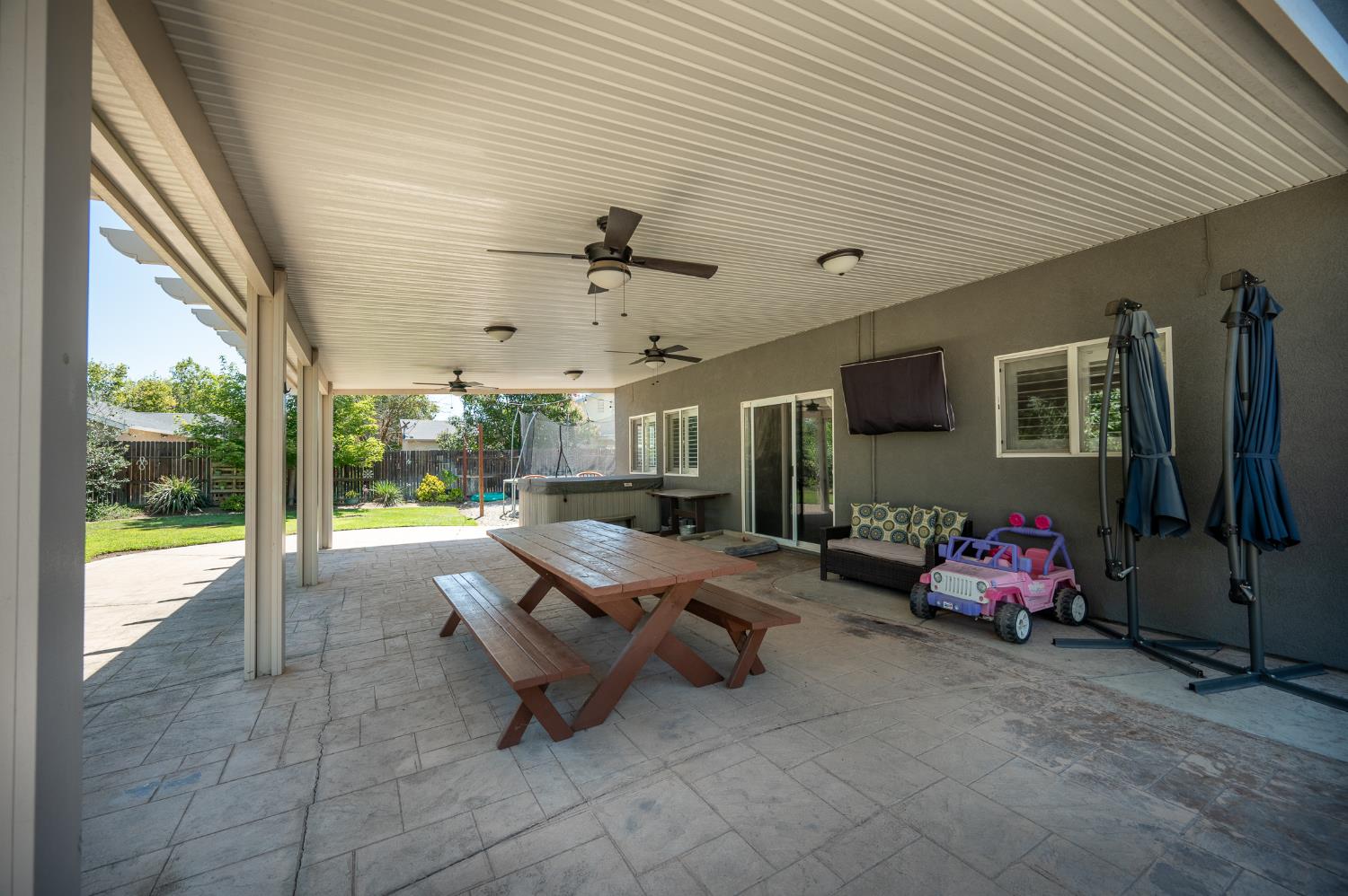 7005 Prelude Ln, Hughson, CA 95326