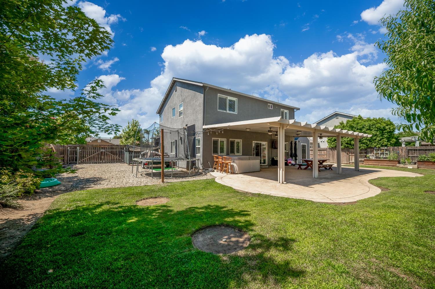 7005 Prelude Ln, Hughson, CA 95326