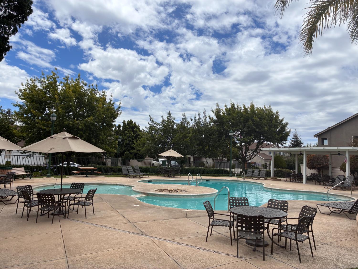 7005 Prelude Ln, Hughson, CA 95326
