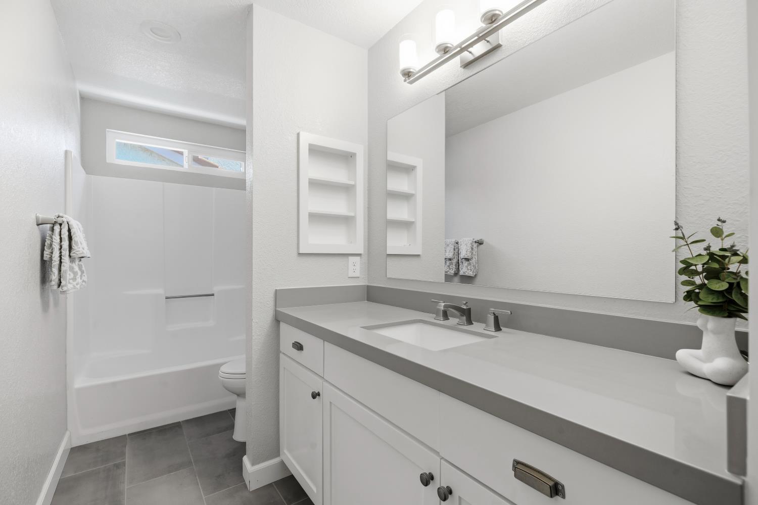 2804 March Ct, Modesto, CA 95358