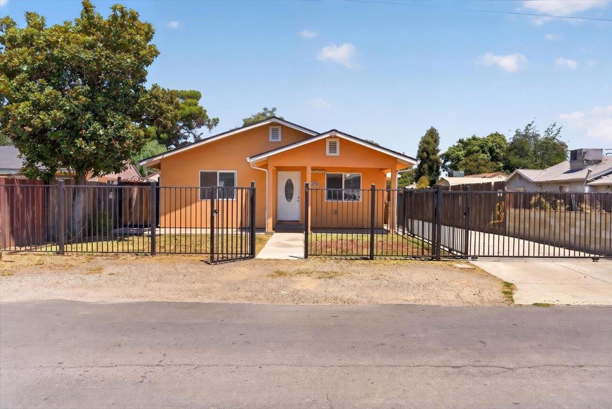1709 Shaddox Ave, Modesto, CA 95358