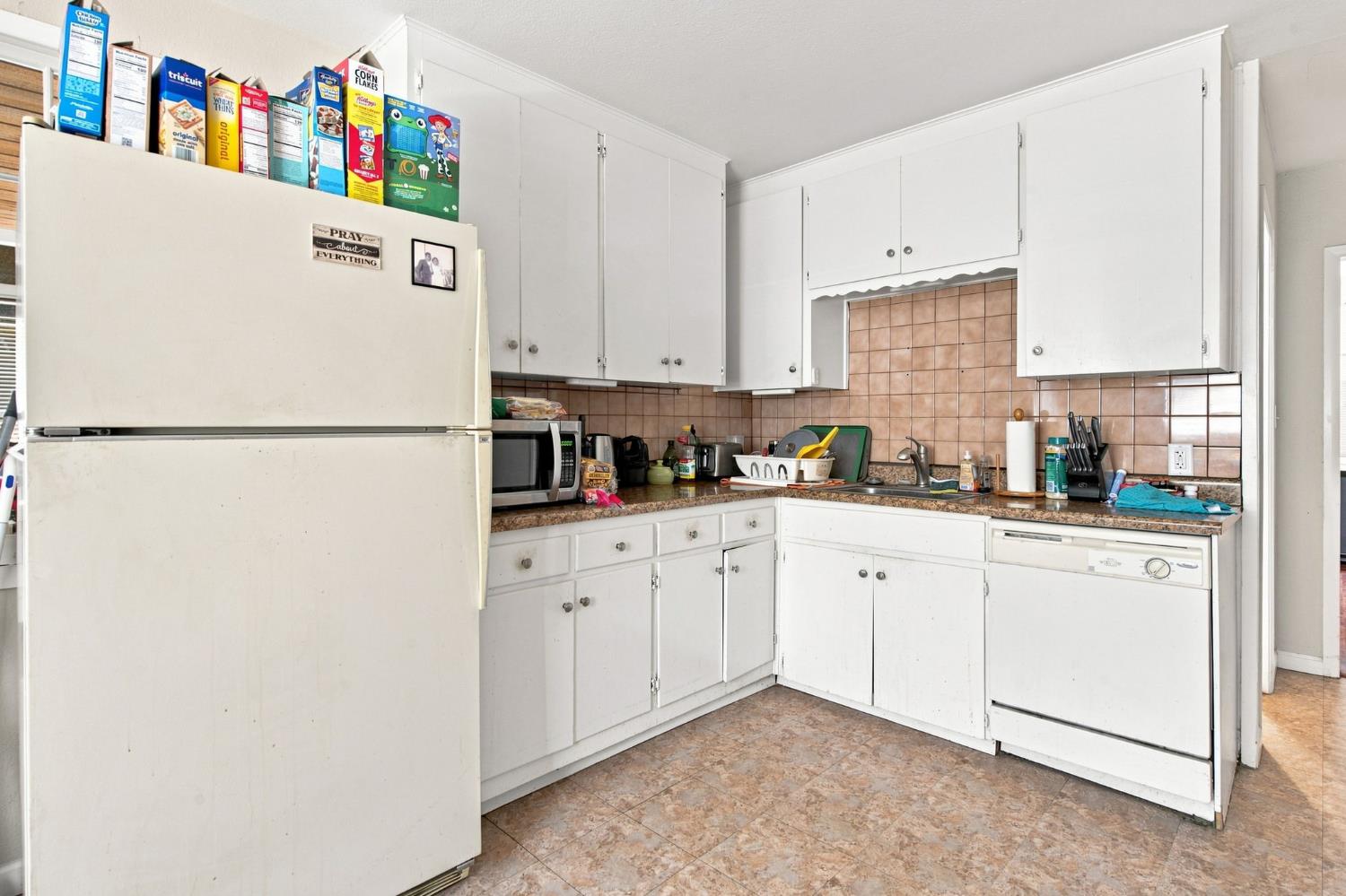 215 W 1st St, Ripon, CA 95366