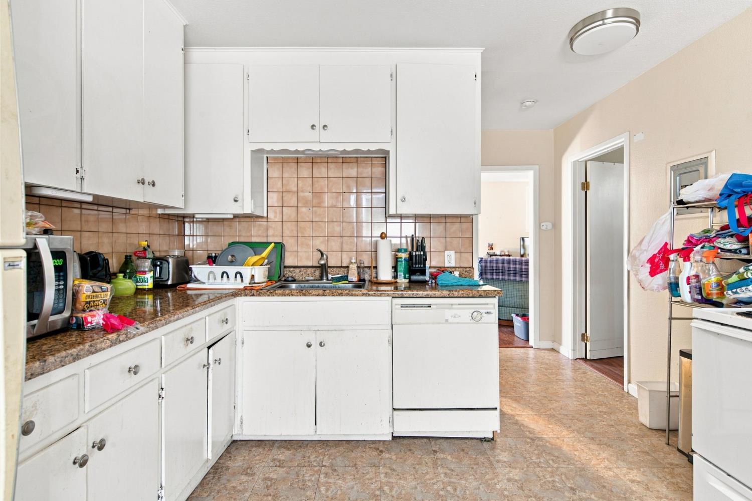 215 W 1st St, Ripon, CA 95366