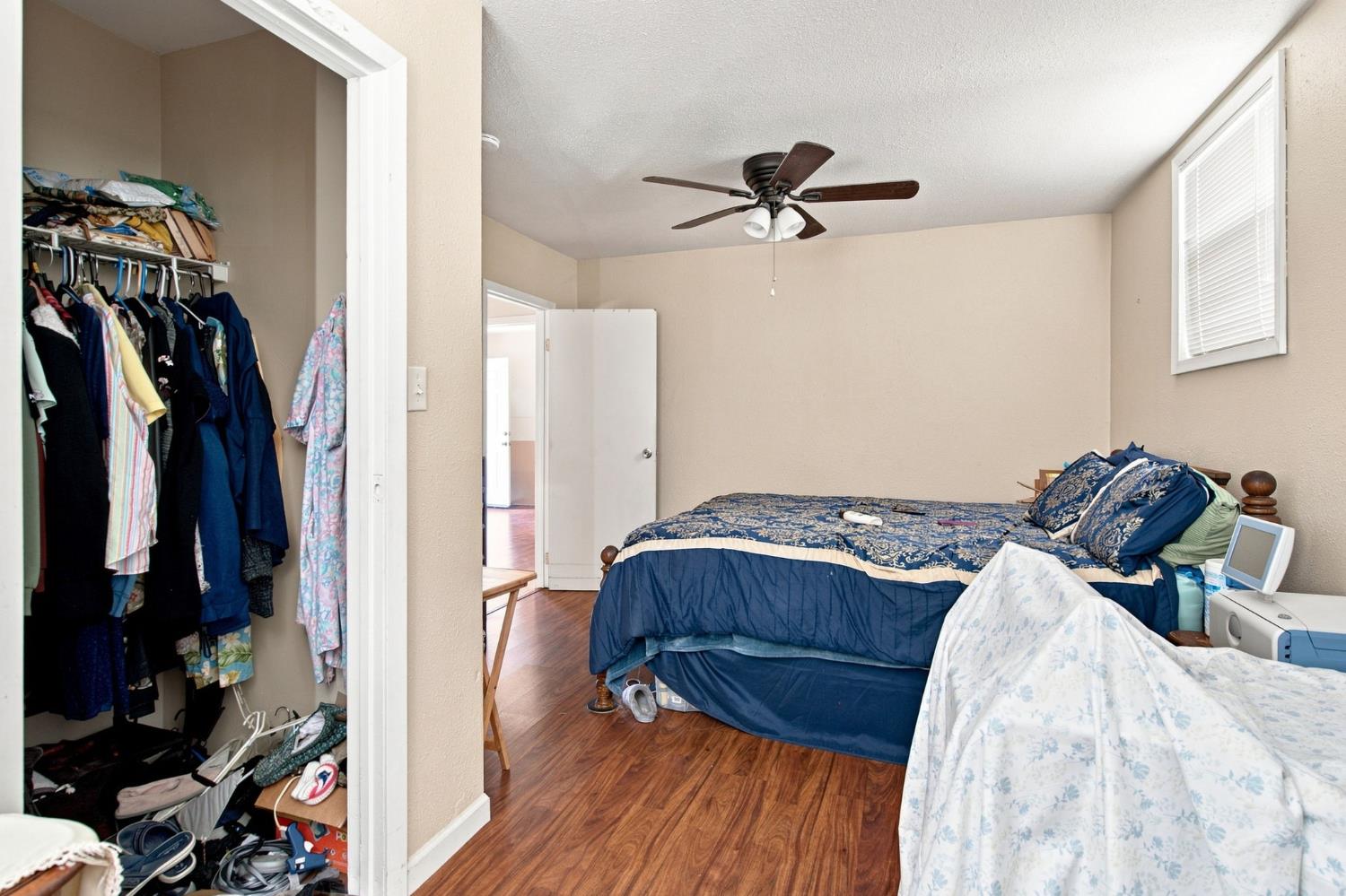 215 W 1st St, Ripon, CA 95366