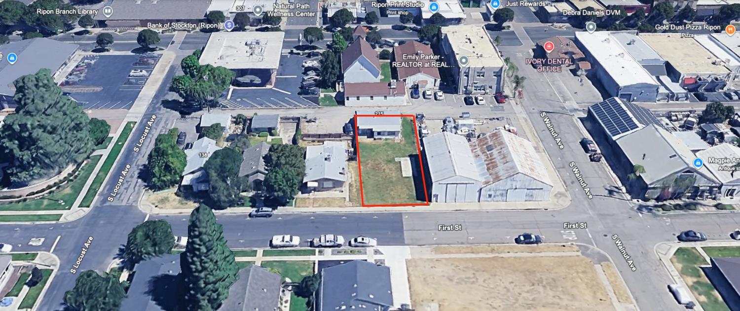 215 W 1st St, Ripon, CA 95366