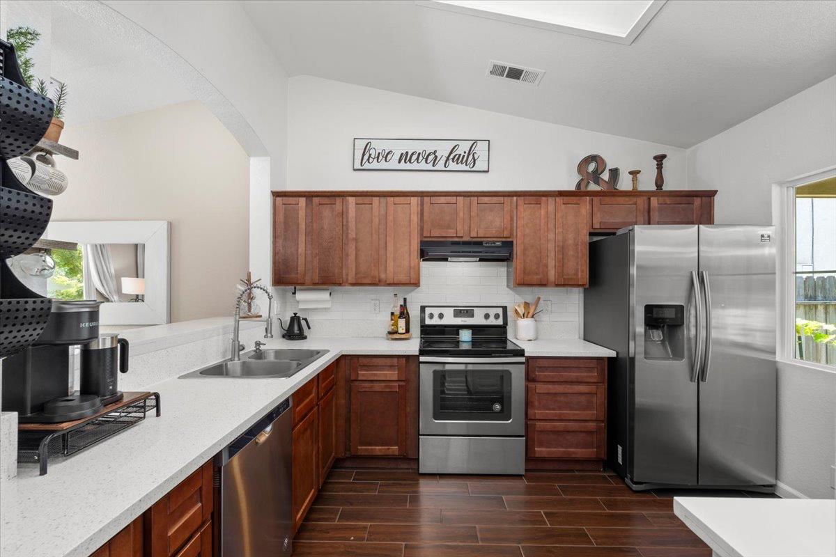 532 Codington Way, Modesto, CA 95357
