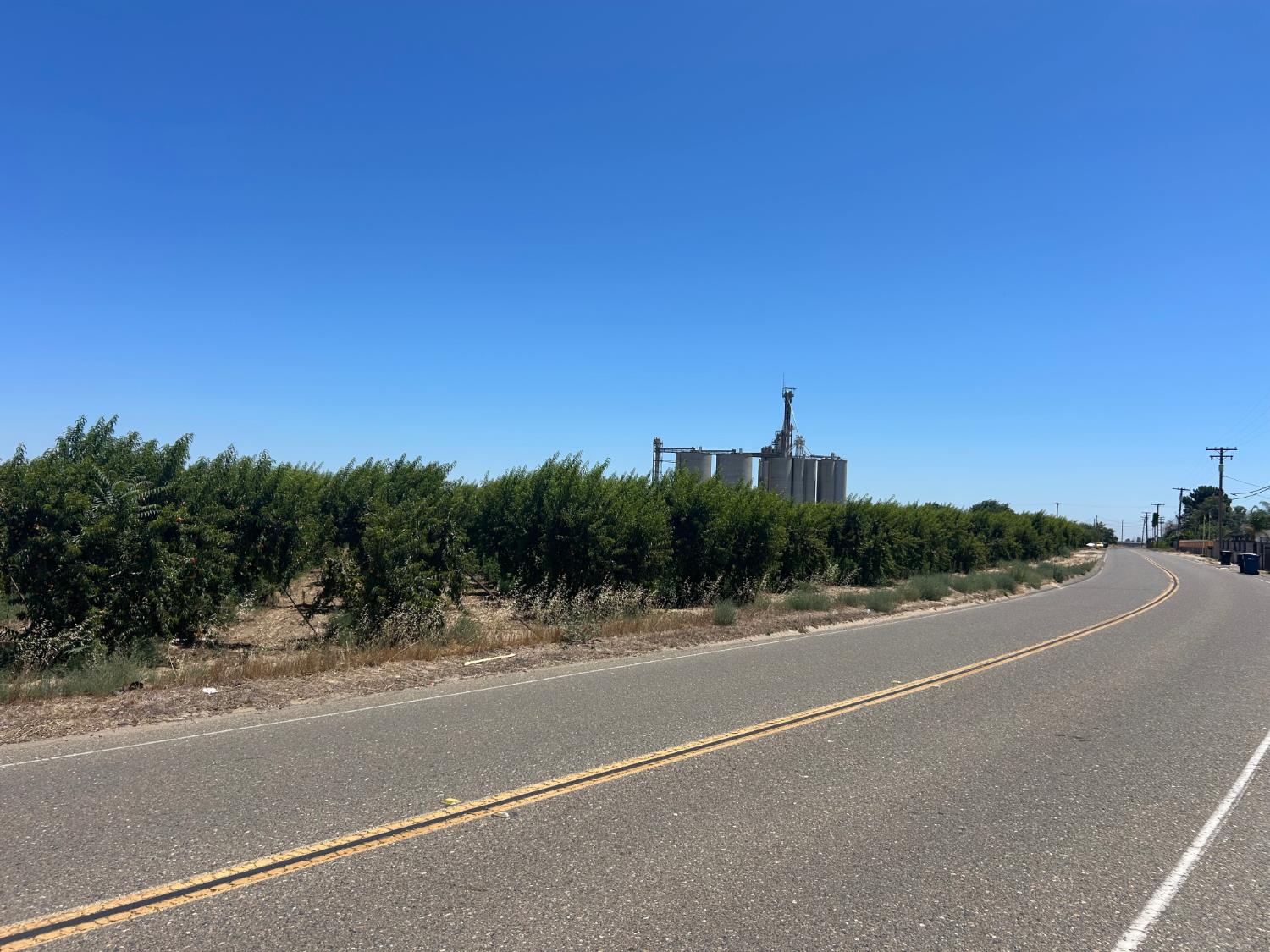 14604 Campground Rd, Delhi, CA 95315