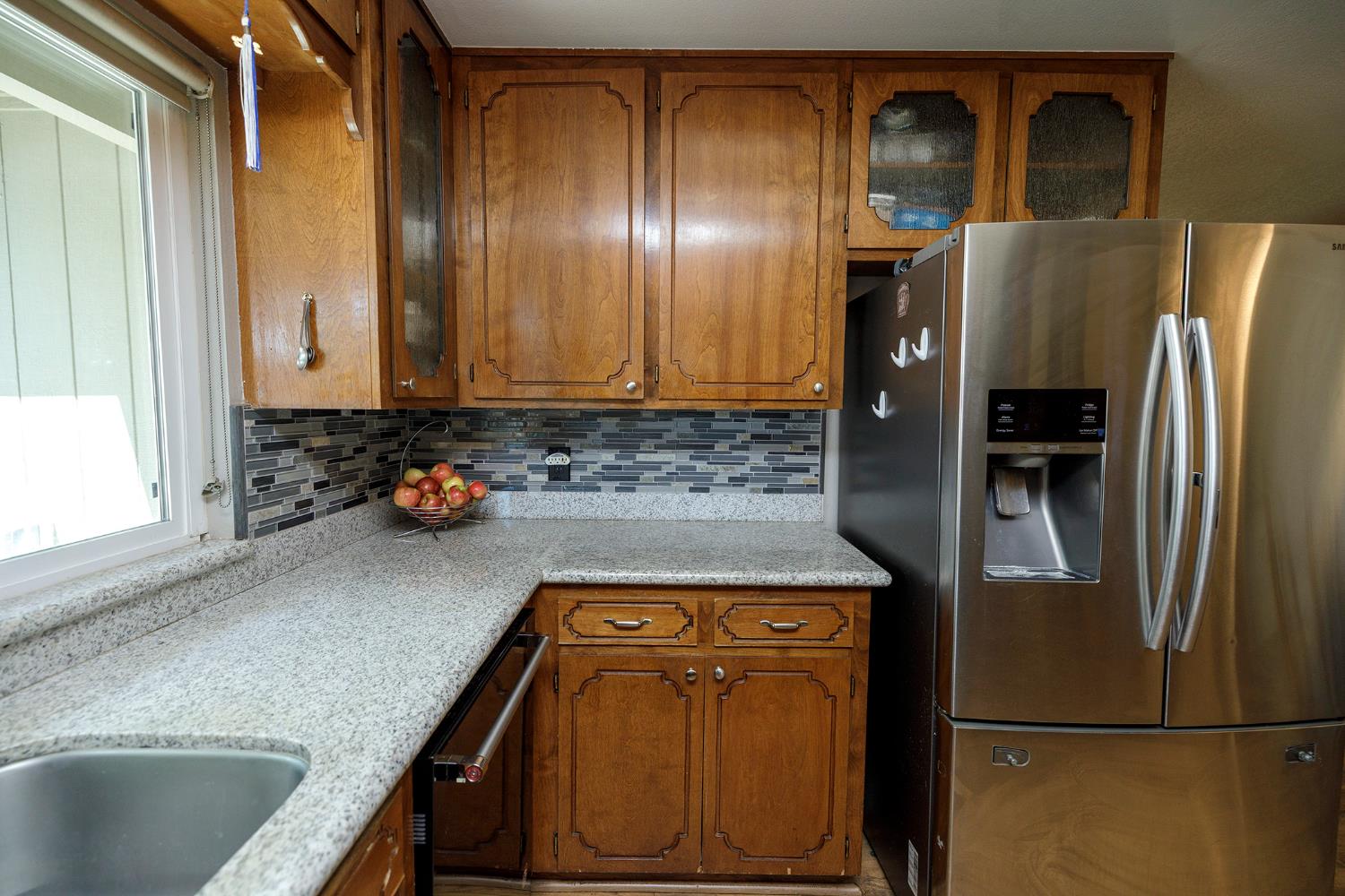 600 Zinfandel Dr, Escalon, CA 95320