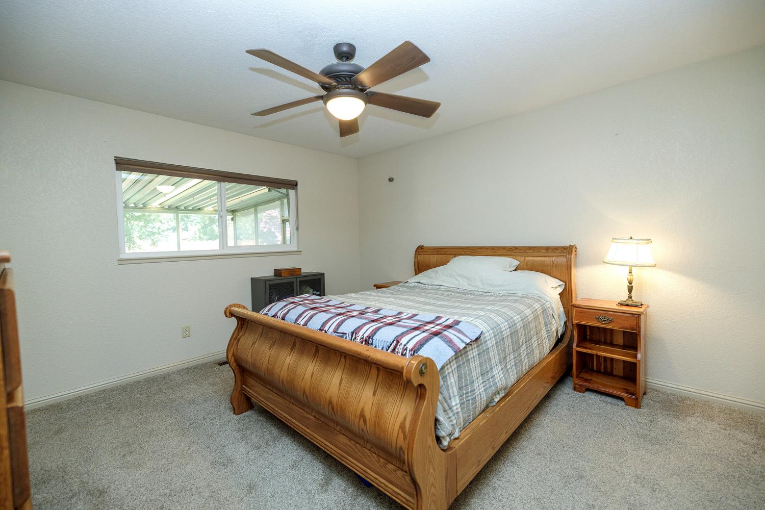 600 Zinfandel Dr, Escalon, CA 95320