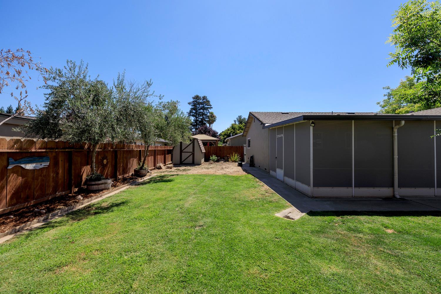 600 Zinfandel Dr, Escalon, CA 95320