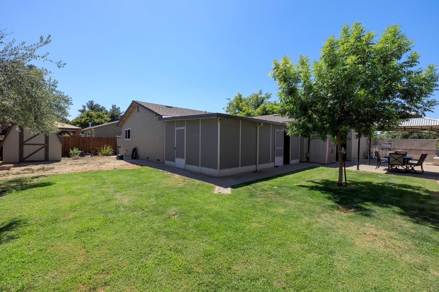 600 Zinfandel Dr, Escalon, CA 95320