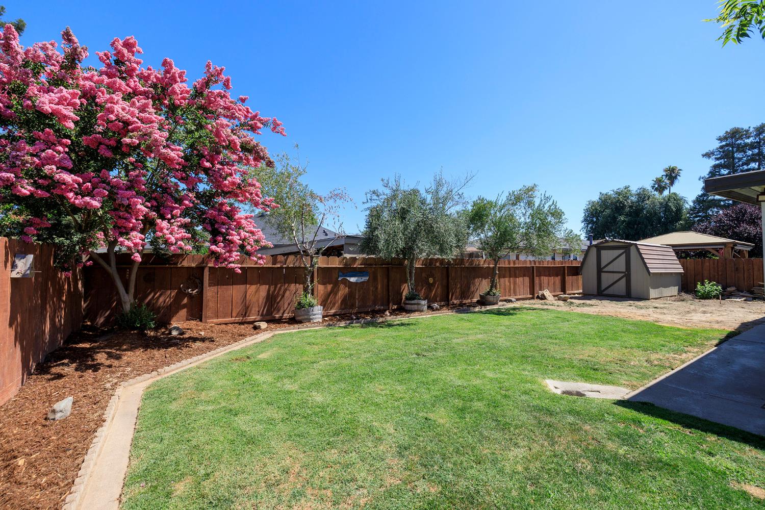 600 Zinfandel Dr, Escalon, CA 95320