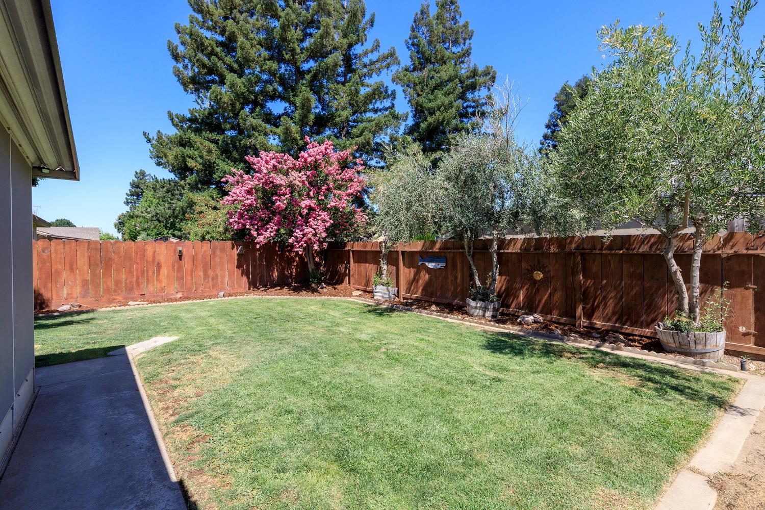 600 Zinfandel Dr, Escalon, CA 95320