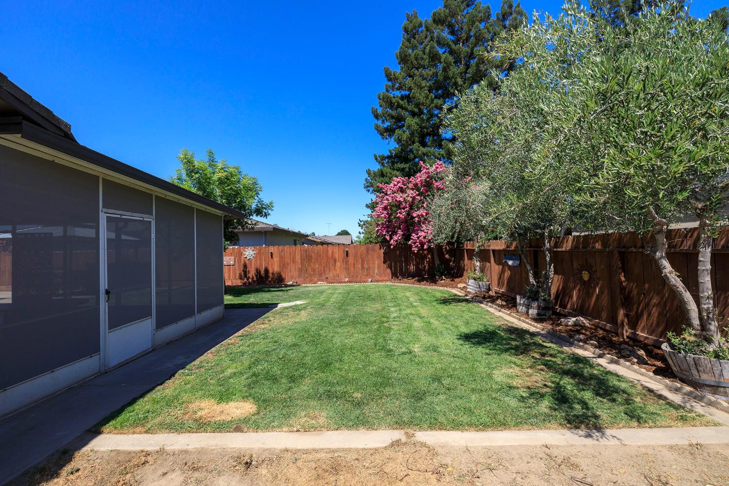 600 Zinfandel Dr, Escalon, CA 95320