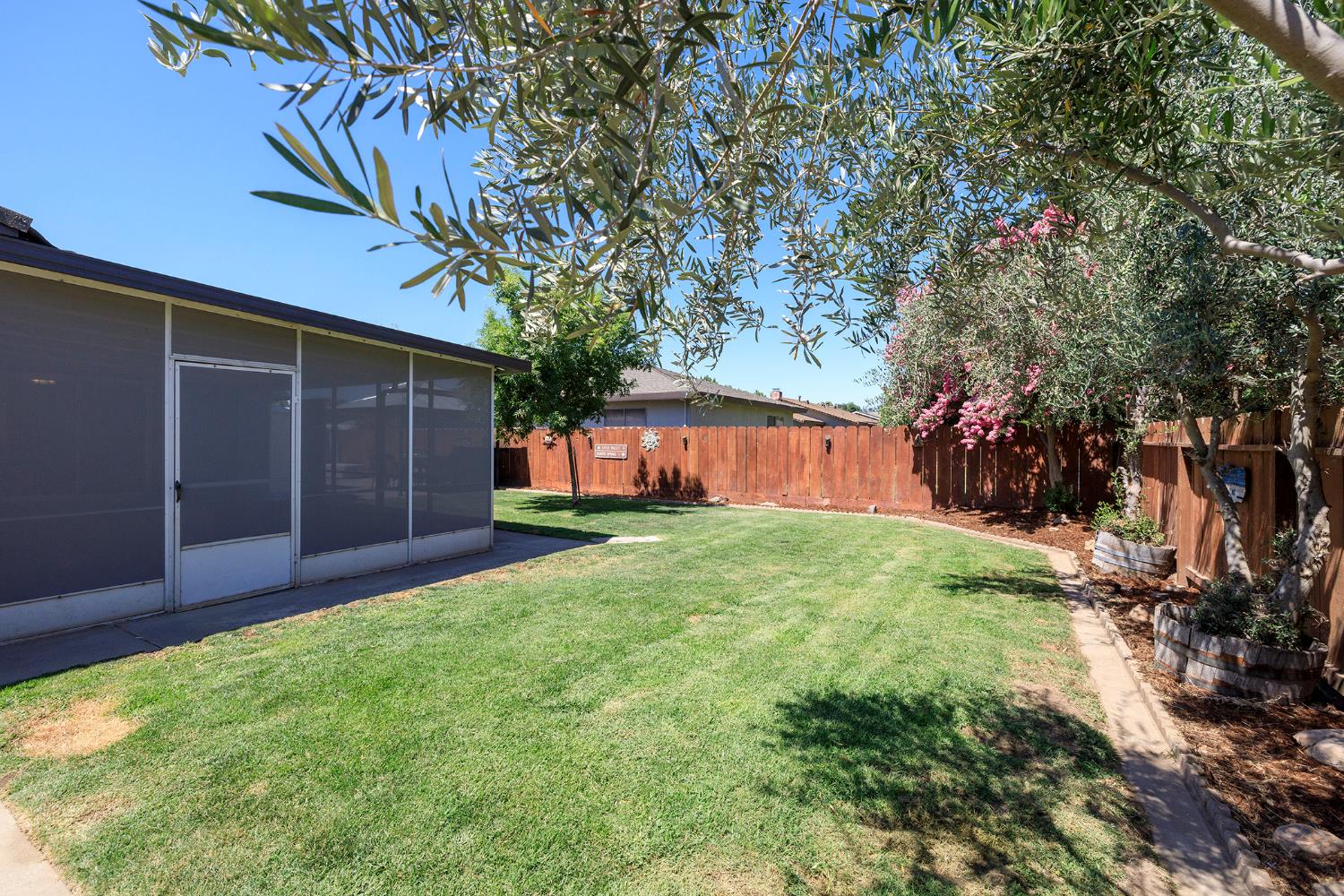 600 Zinfandel Dr, Escalon, CA 95320