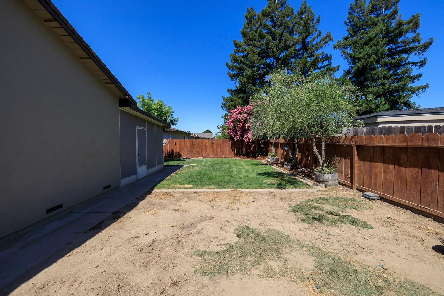 600 Zinfandel Dr, Escalon, CA 95320