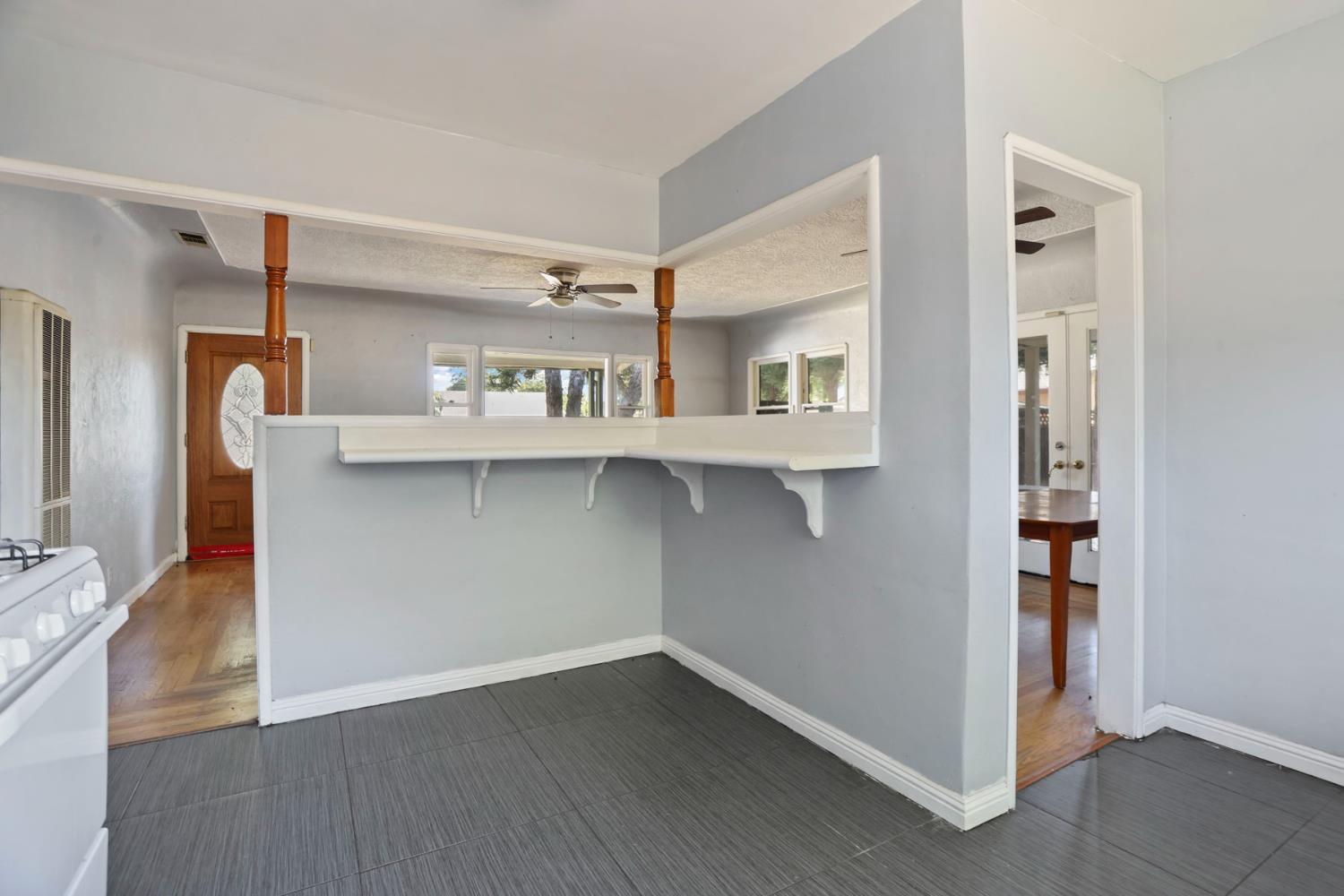 916 Elm Ave, Modesto, CA 95354