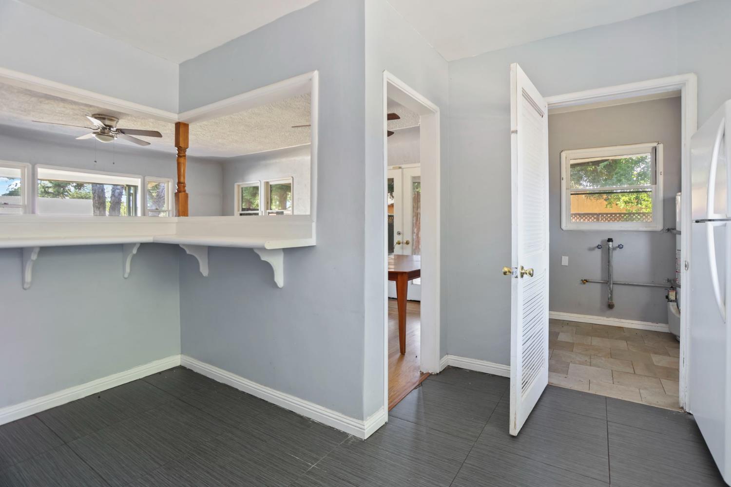 916 Elm Ave, Modesto, CA 95354