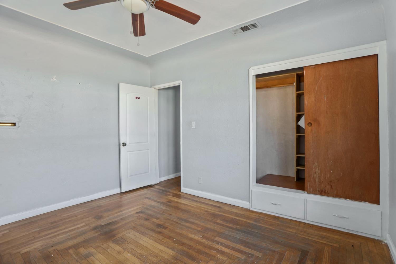 916 Elm Ave, Modesto, CA 95354