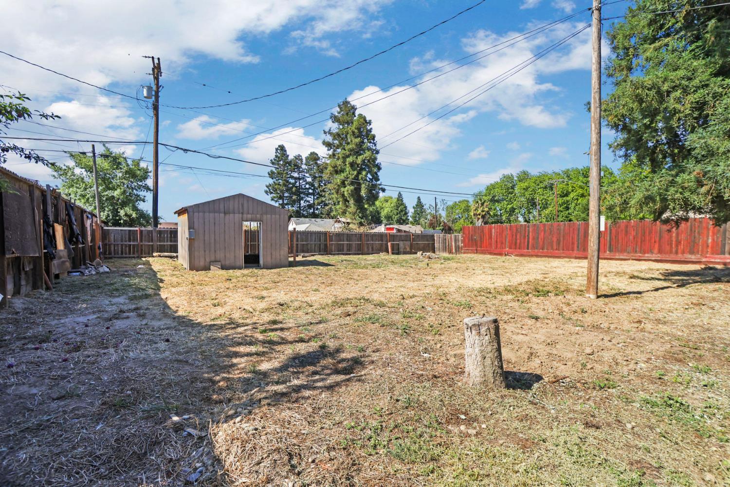 916 Elm Ave, Modesto, CA 95354