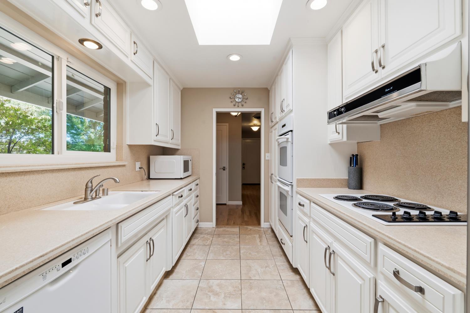 2501 Ridgewood Ct, Modesto, CA 95350
