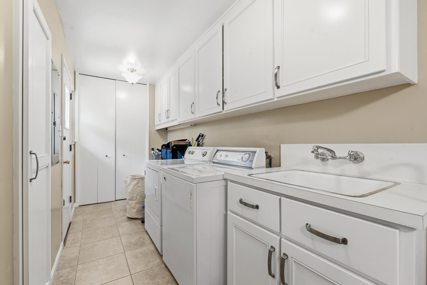 2501 Ridgewood Ct, Modesto, CA 95350