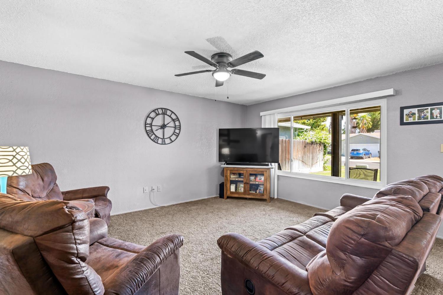 657 Gold St, Manteca, CA 95336