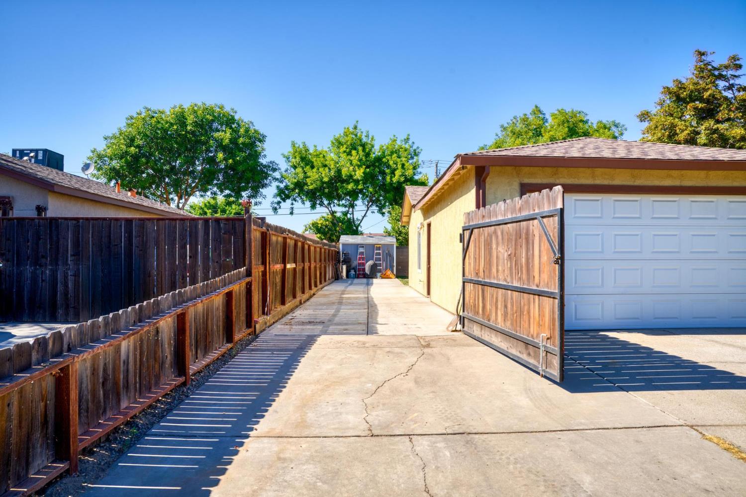 657 Gold St, Manteca, CA 95336