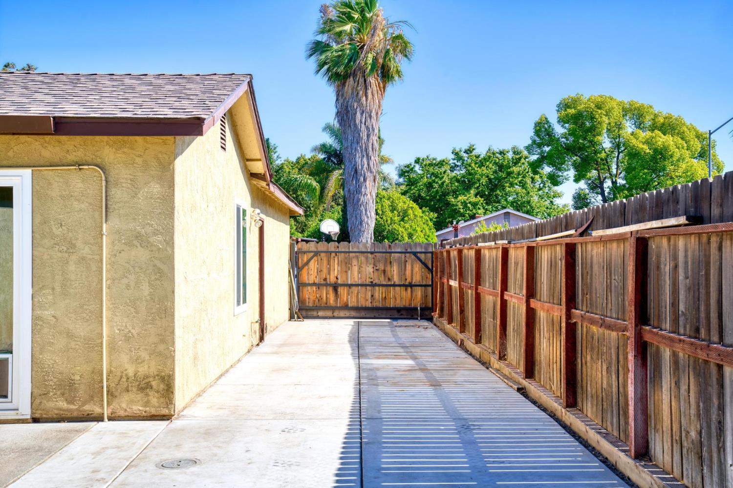 657 Gold St, Manteca, CA 95336