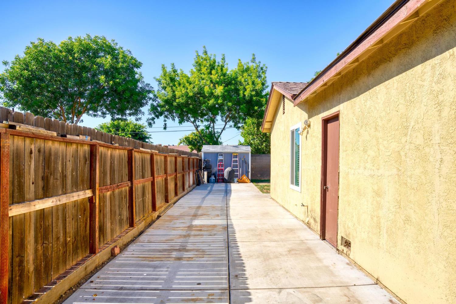 657 Gold St, Manteca, CA 95336