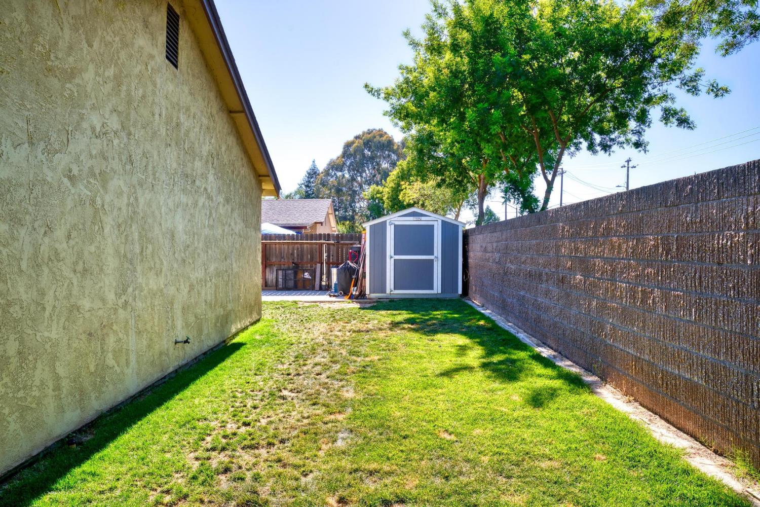 657 Gold St, Manteca, CA 95336