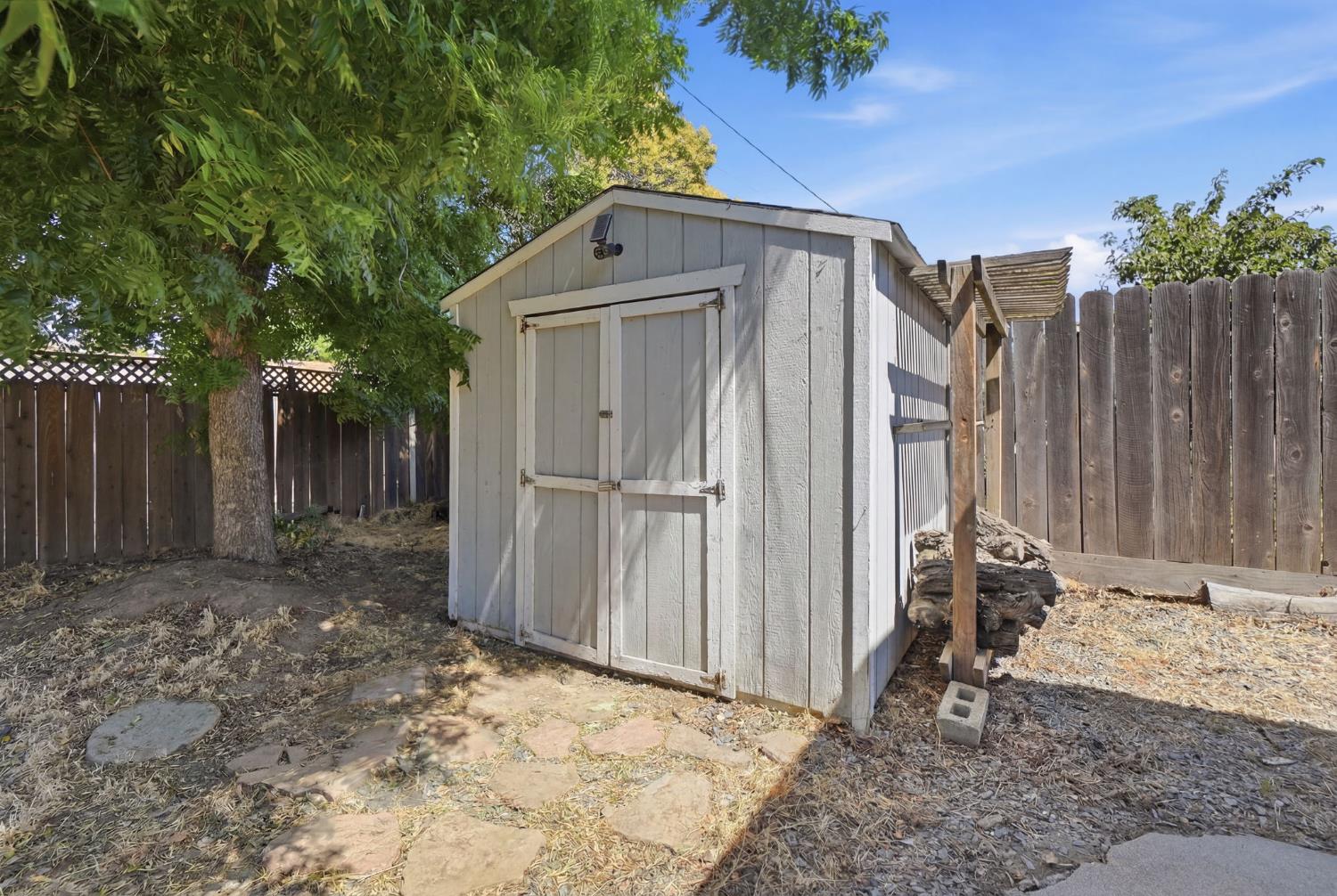 2313 Jasmin Ave, Modesto, CA 95350
