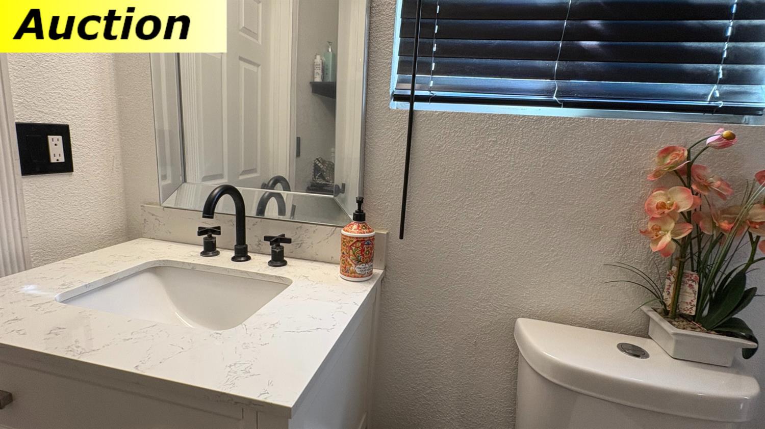 8716 Laird St, Patterson, CA 95363