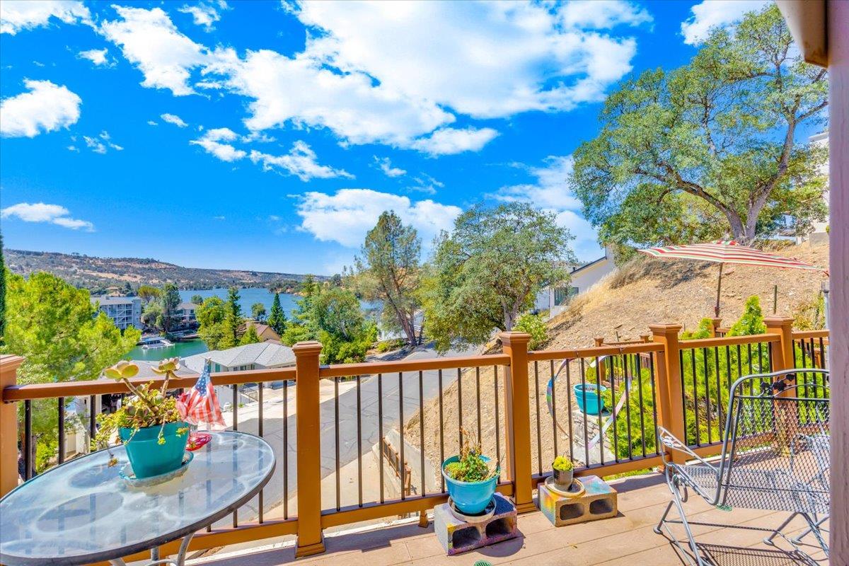 411 Sunrise Rd, Copperopolis, CA 95228