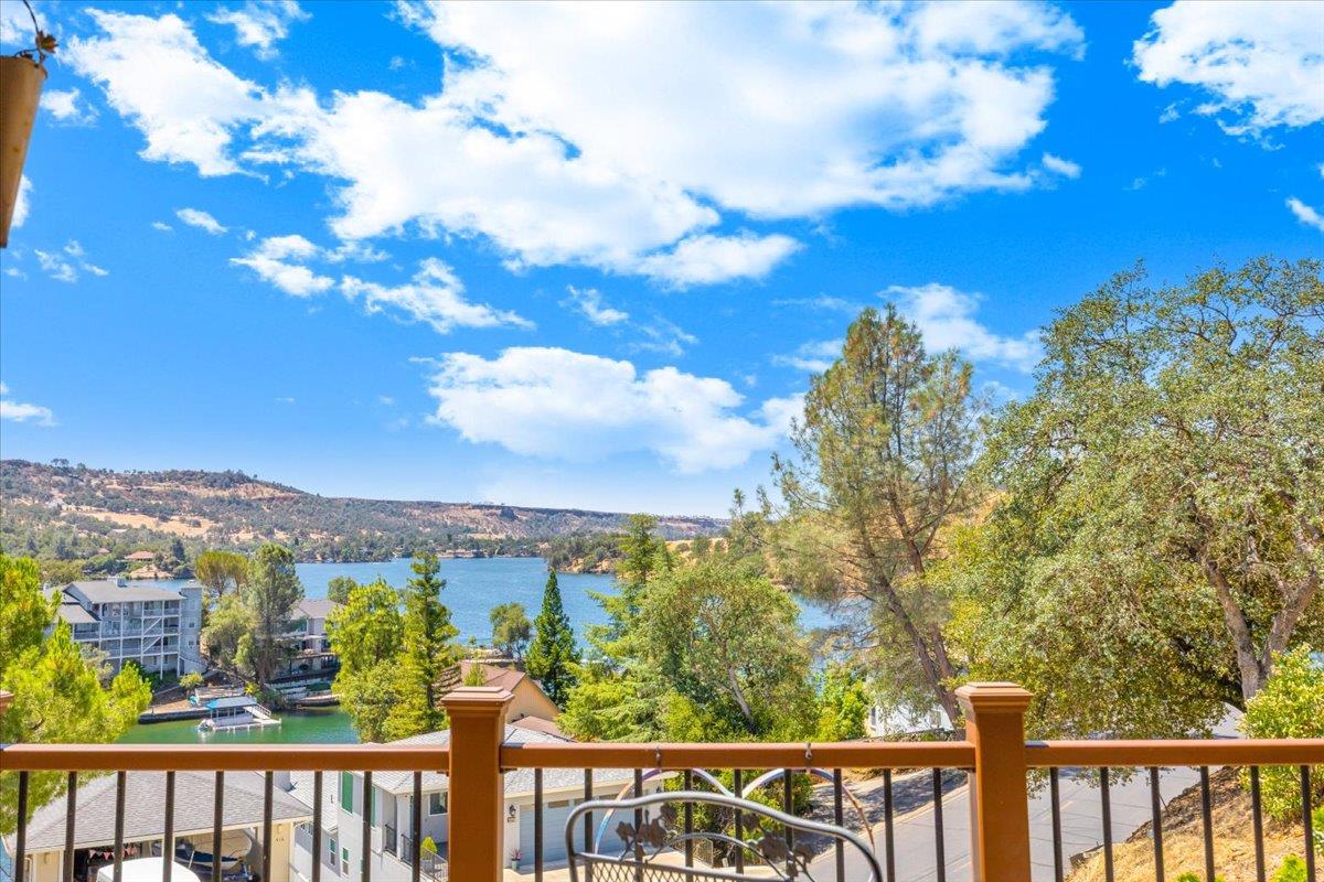 411 Sunrise Rd, Copperopolis, CA 95228