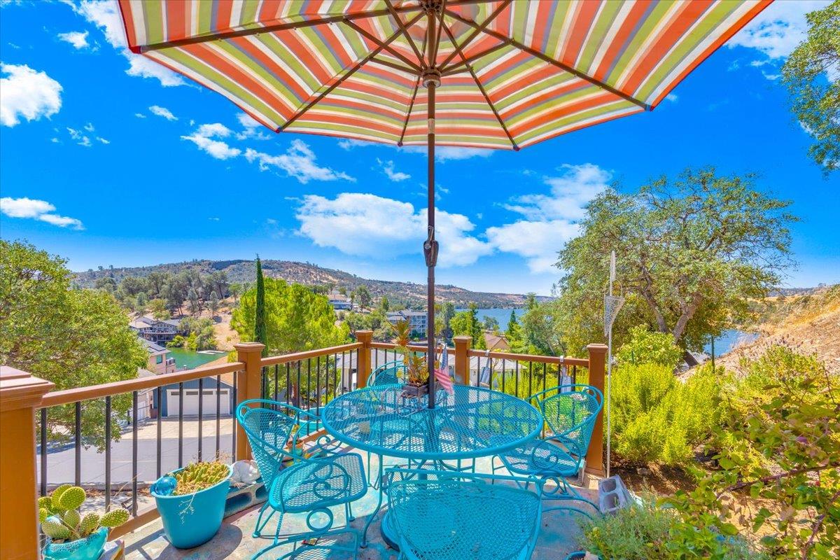 411 Sunrise Rd, Copperopolis, CA 95228
