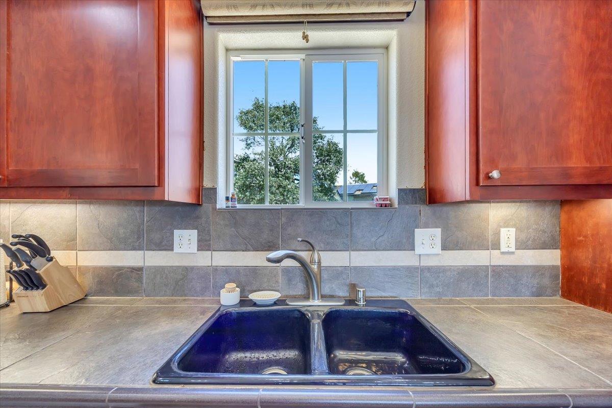 411 Sunrise Rd, Copperopolis, CA 95228
