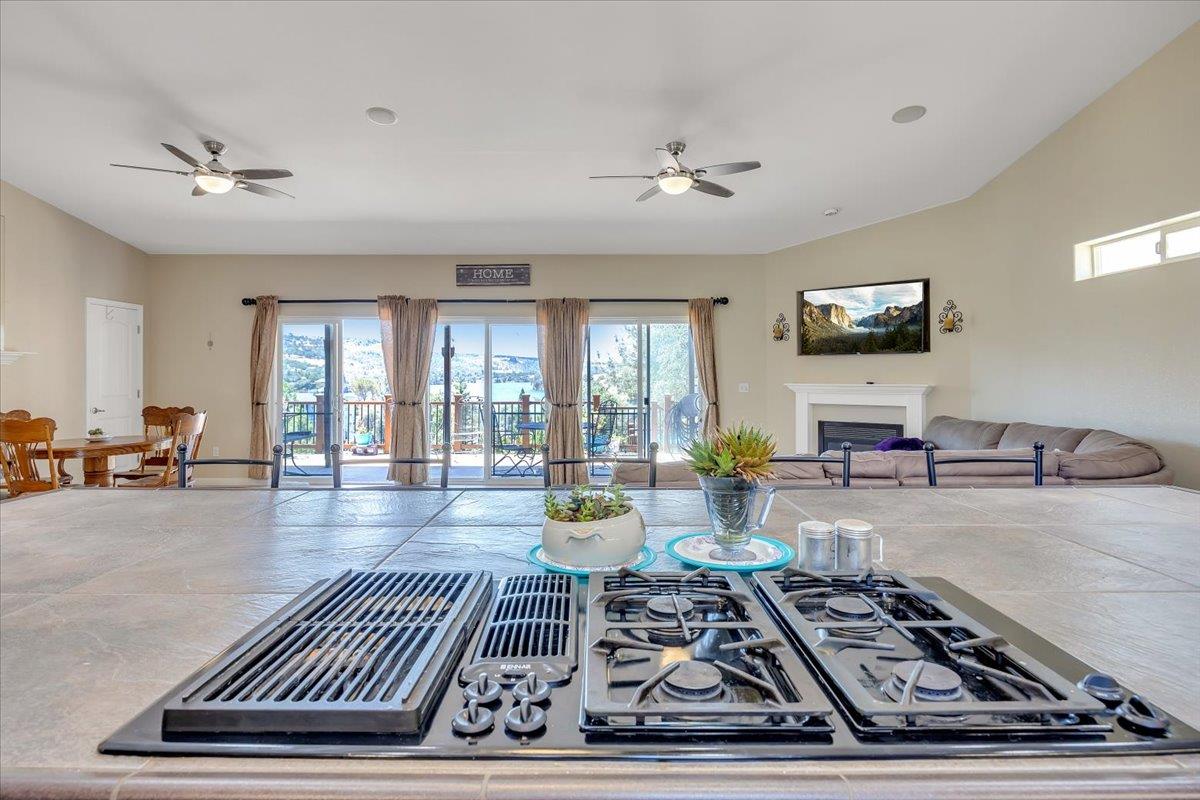 411 Sunrise Rd, Copperopolis, CA 95228