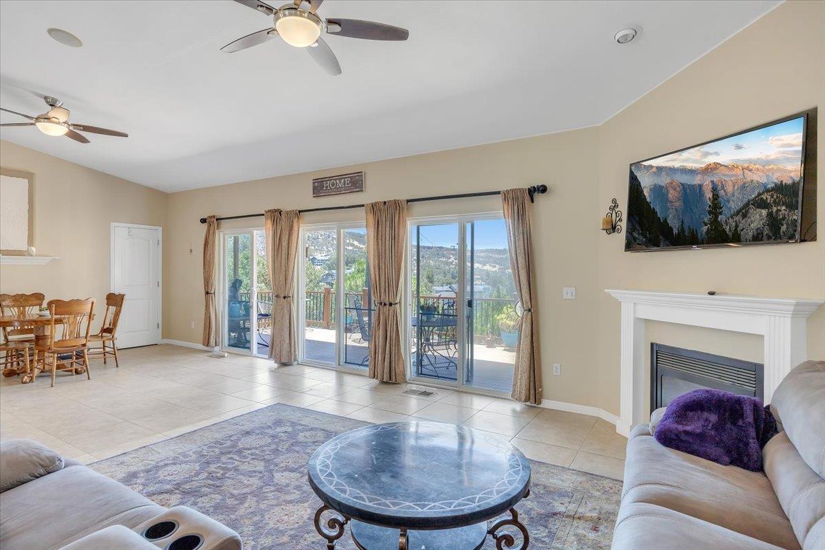 411 Sunrise Rd, Copperopolis, CA 95228